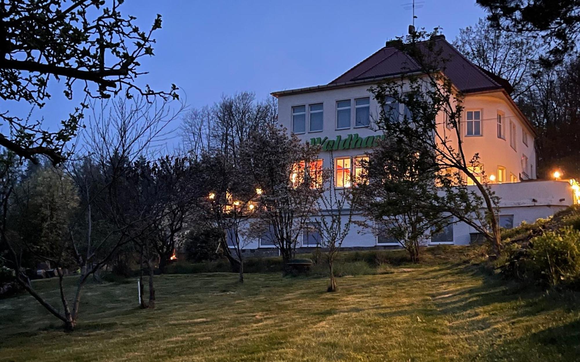 Hotel Waldhaus Pulsnitz Exterior foto